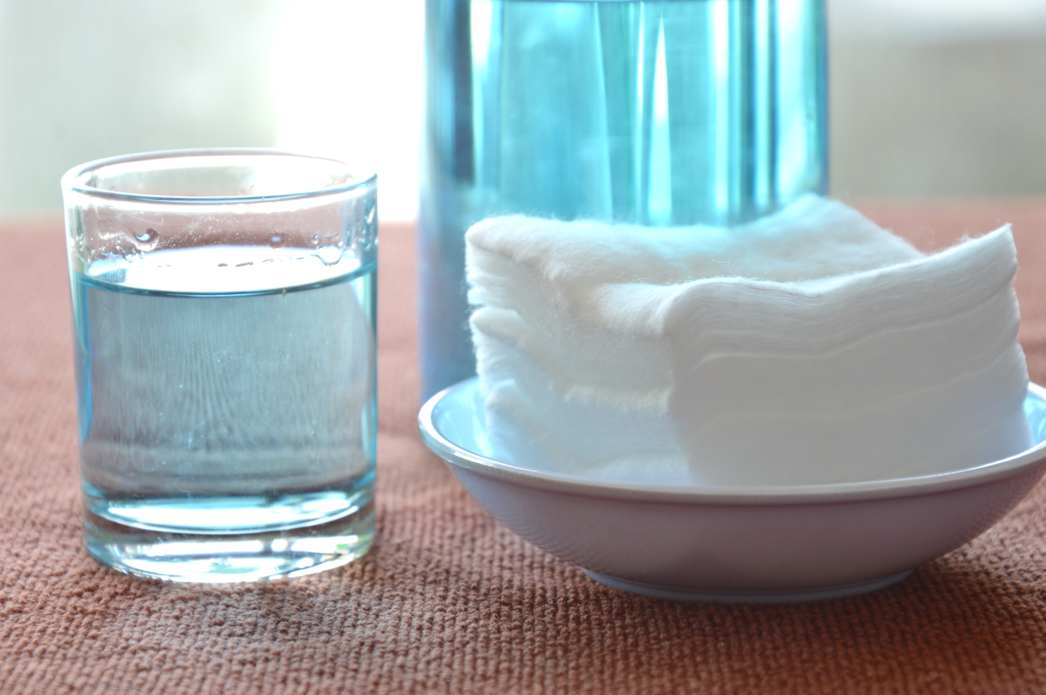 agua oxigenada para blanquear los dientes