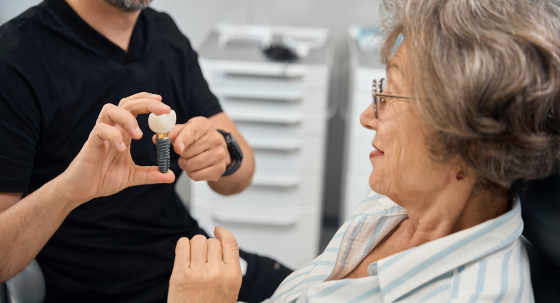 mantenimiento de implantes dentales
